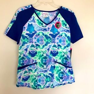 Tie Dye Size Small, V Neck, Short Sleeve 3 pocket Scrub Top by ScrubStar.
